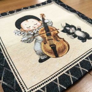 Dekorační povlak na polštářek RETRO MALÝ HARLEKÝN HUDEBNÍK, béžovo-černá 45x45cm
